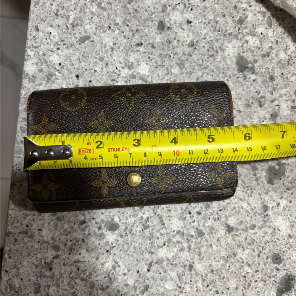 Louis Vuitton Wallet  - Authentic - Picture 15 of 16